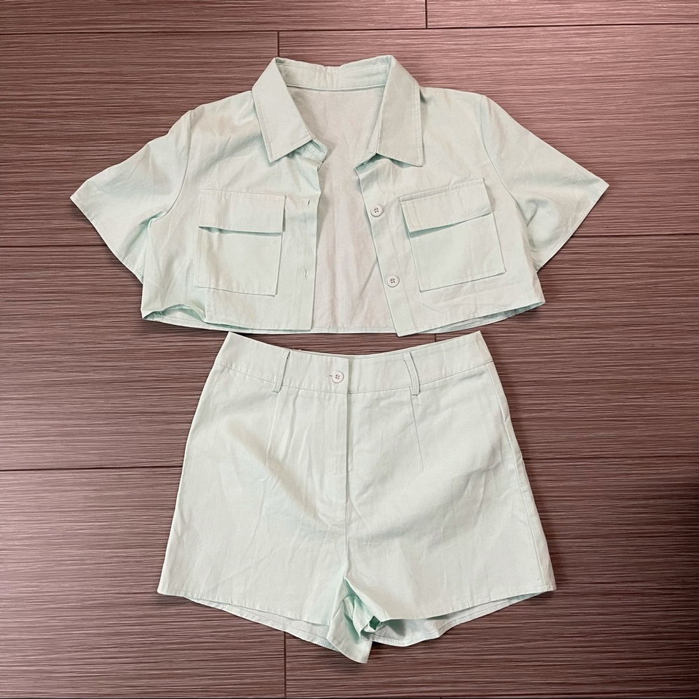 NWOT Two piece set - Crop top and shorts Teal